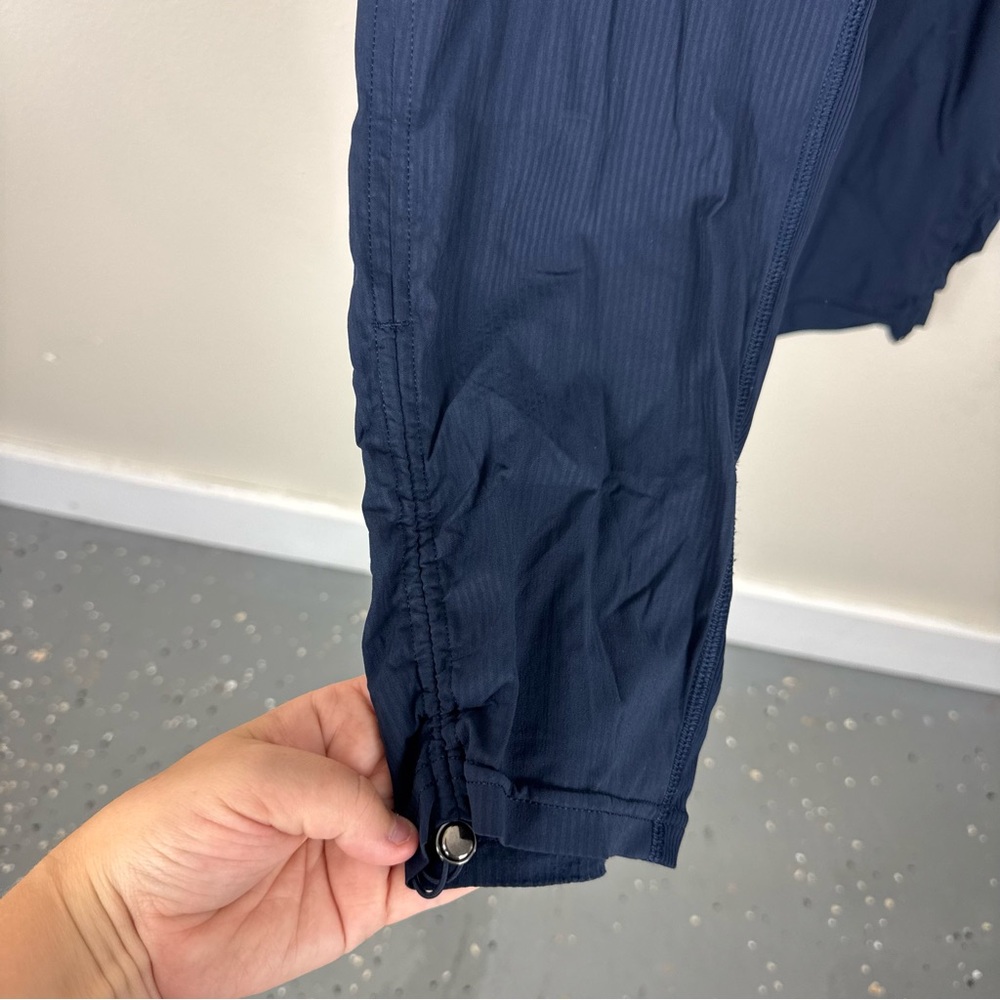 Lululemon Pants Womens 4 Dance Studio Mid Rise Crop 25" W6AVQS Navy Blue Inkwell - Picture 8 of 9